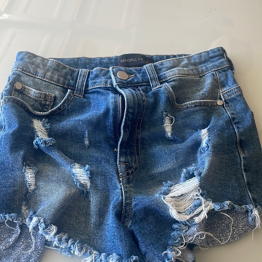 Kendall+ Kylie jean short